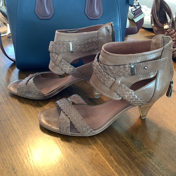 Seven 7 for All Mankind Brown Leather Cone heeled heel sandal straps tan 💕 Cute - Picture 5 of 9